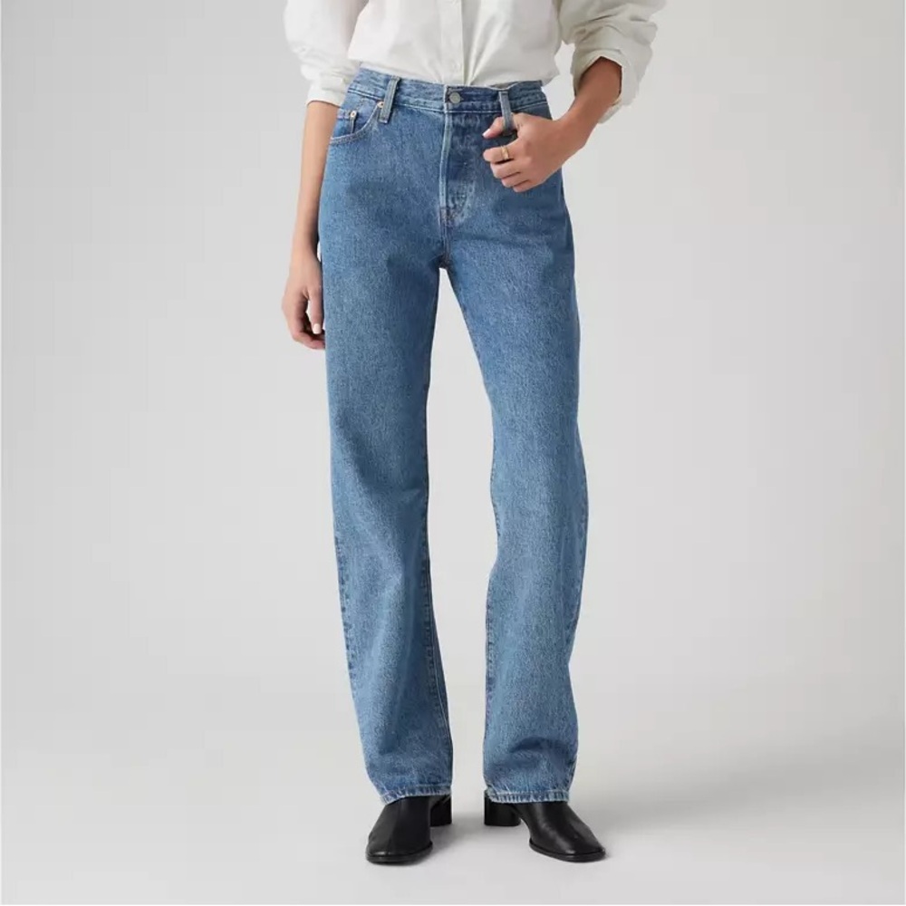 Levi’s 501 90’s jeans medium wash NEW WITH TAGS!